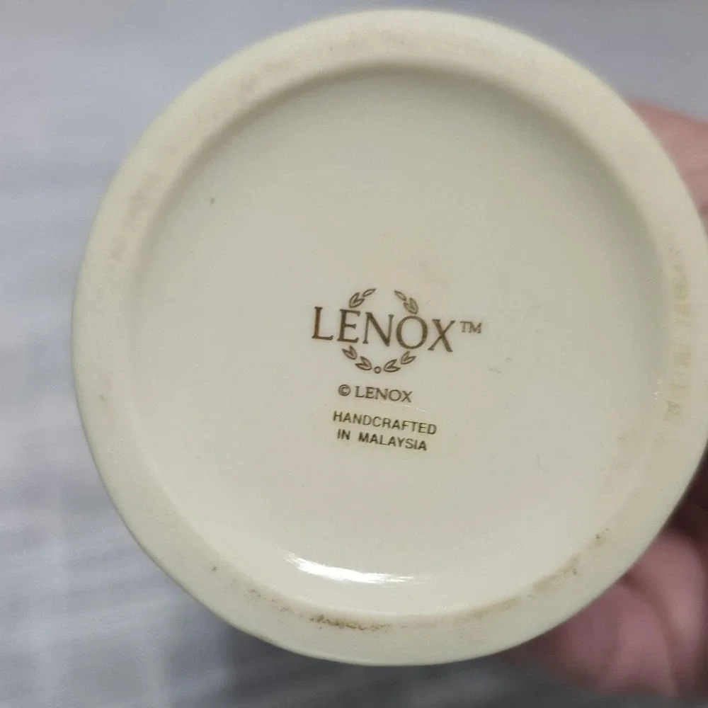 Lenox Handcrafted Beige Ceramic Rose Vase Glossy Finish